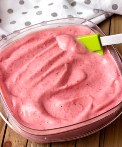 Strawberry-Banana-Frozen-Yogurt-4
